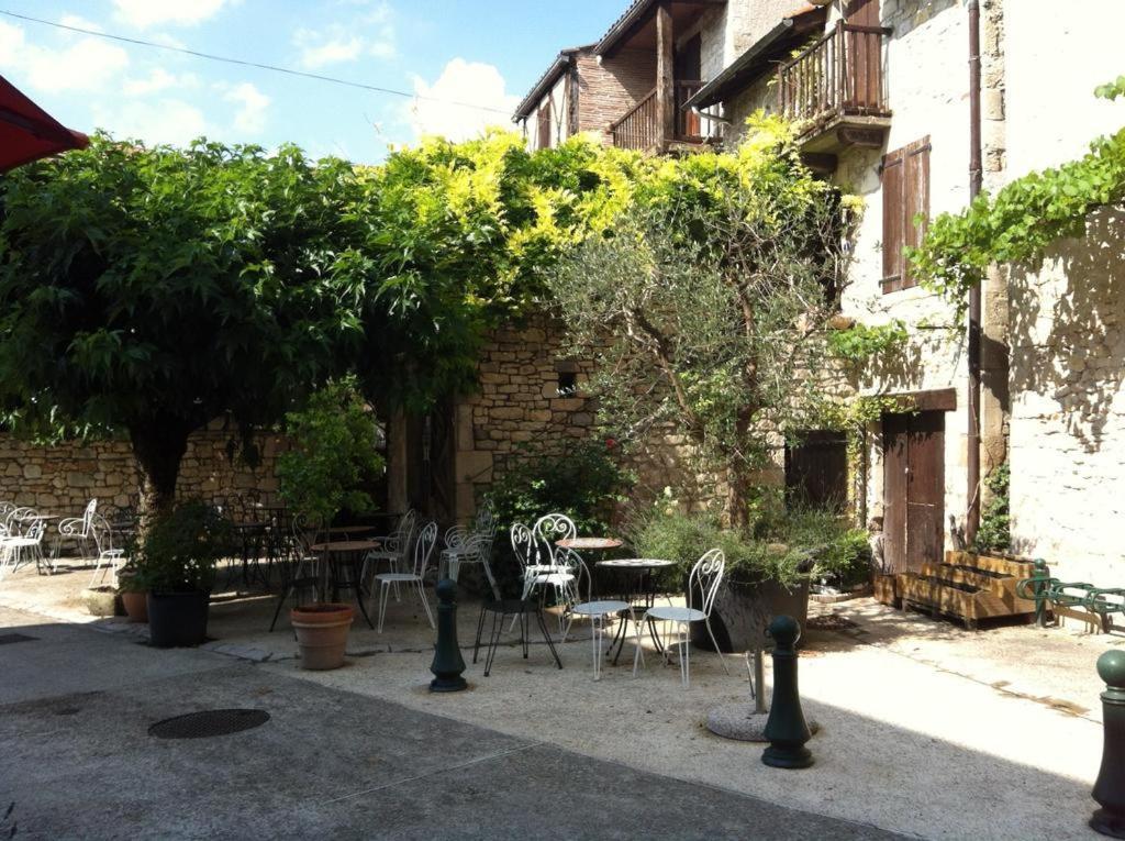 Auberge Du Puits Souillac Bagian luar foto