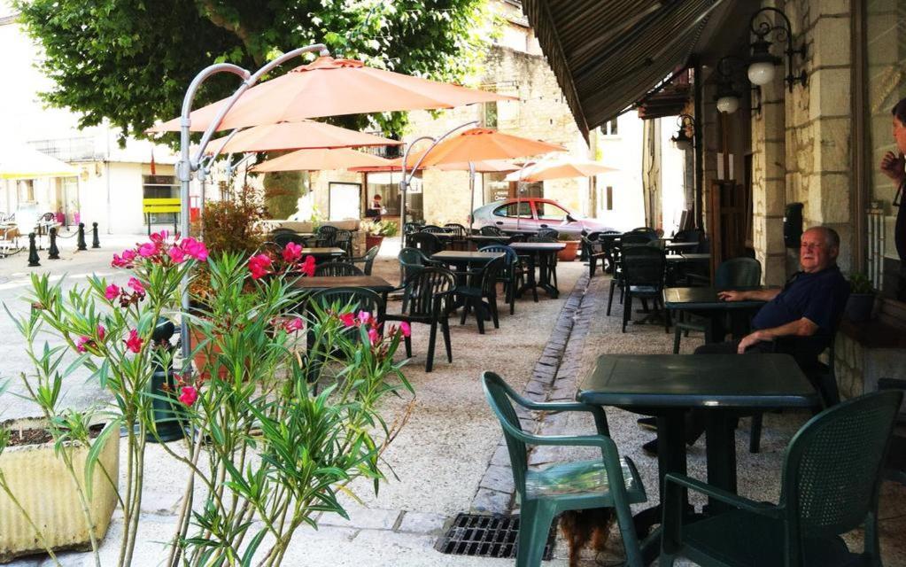 Auberge Du Puits Souillac Bagian luar foto
