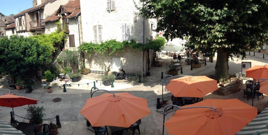 Auberge Du Puits Souillac Bagian luar foto