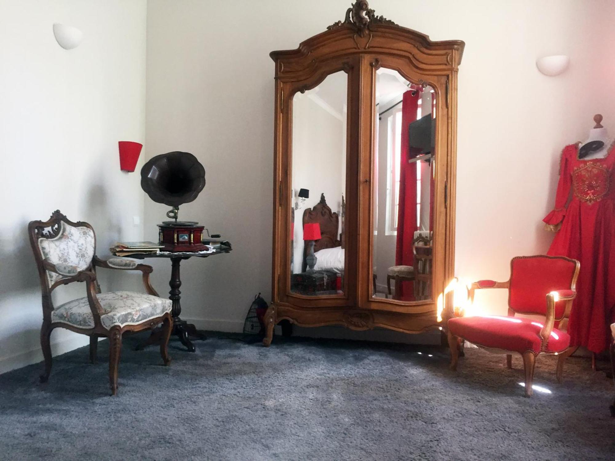 Auberge Du Puits Souillac Ruang foto