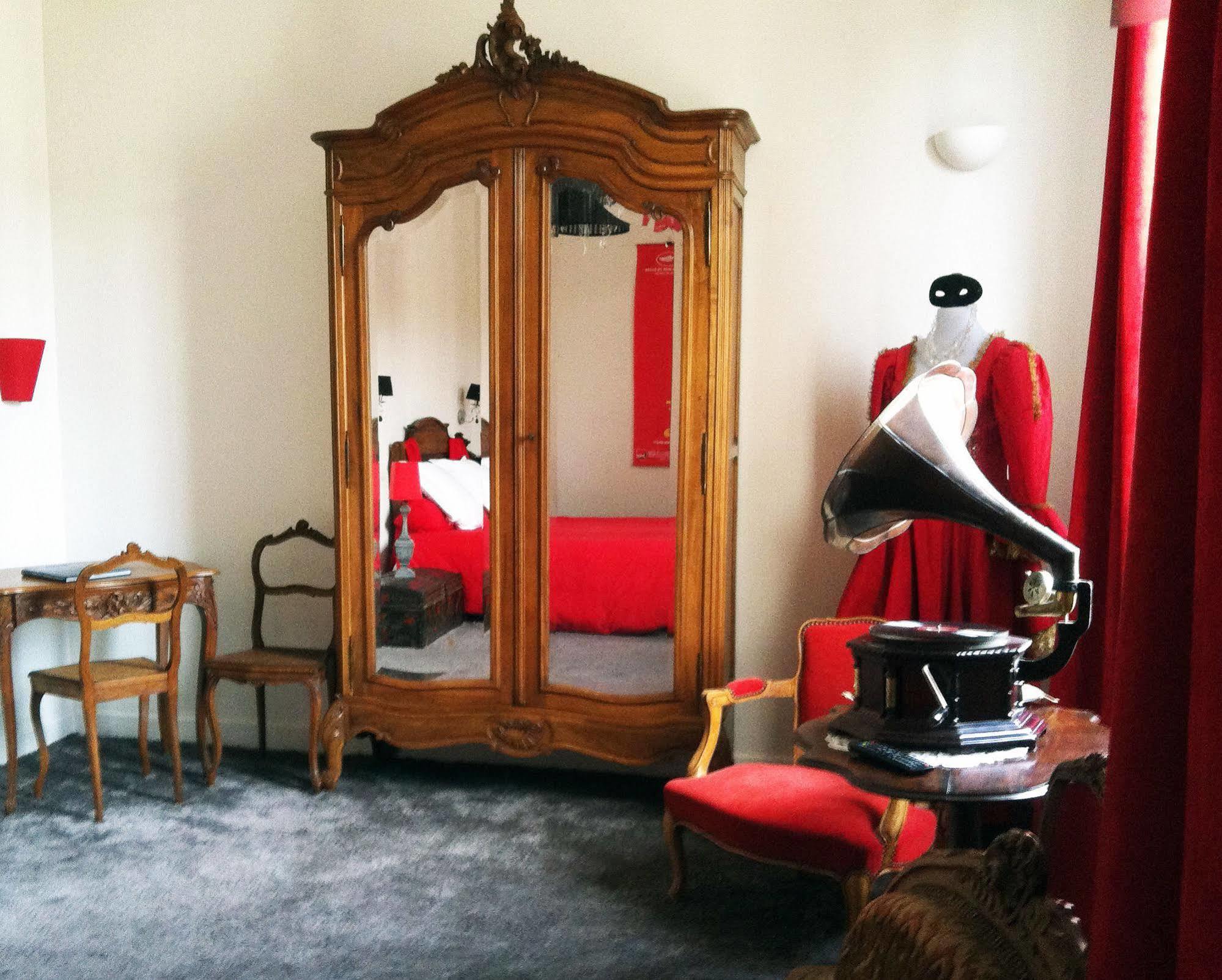 Auberge Du Puits Souillac Bagian luar foto